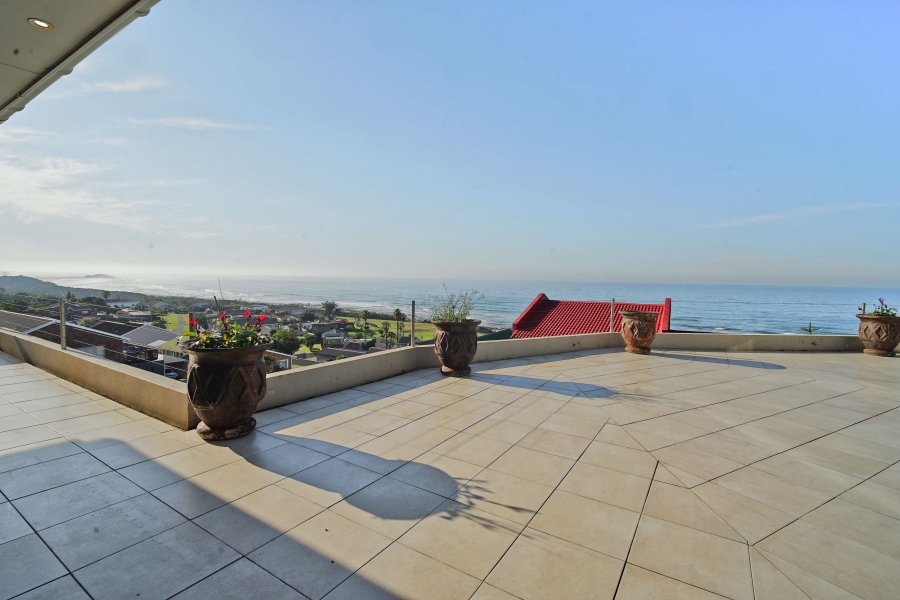 8 Bedroom Property for Sale in Winterstrand Eastern Cape
